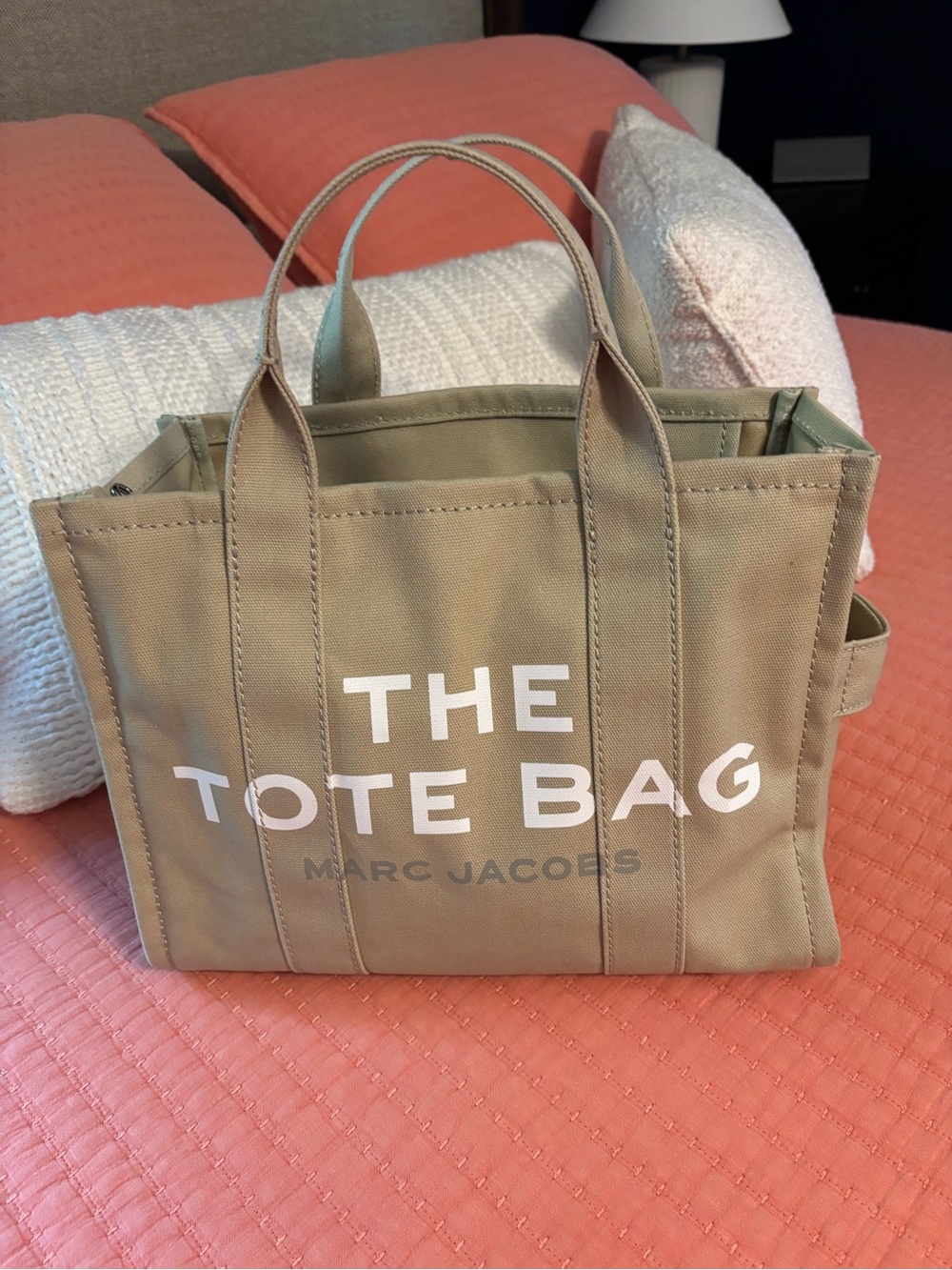 Marc Jacobs The Tote Bag in Beige